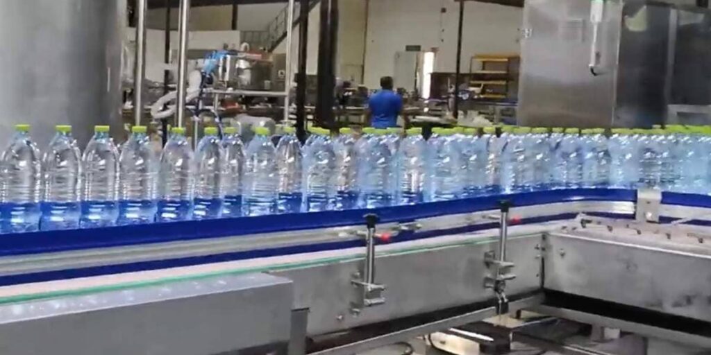 EMPACADORES DE EMBOTELLADOS REQUIERE PERSONAL.